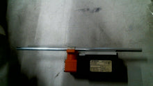 Load image into Gallery viewer, SIEMENS 3SE2 200-0V POSITION SWITCH ROD ACTUATOR 30MM SLOW ACTION -FREE SHIPPING
