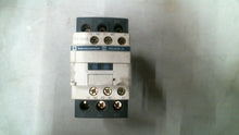 Load image into Gallery viewer, TELEMECANIQUE LC1D25 CONTACTOR 600VAC 40A 3PH 20HP -FREE SHIPPING
