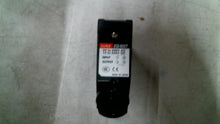 Load image into Gallery viewer, SUNX EQ-502T PHOTOELECTRIC SENSOR ADJUSTABLE RANGE REFLECTIVE 24-240VAC-FREESHIP
